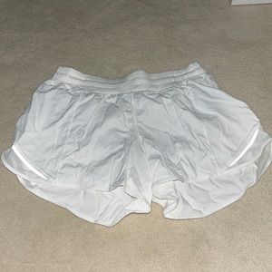 white lululemon hotty hot shorts